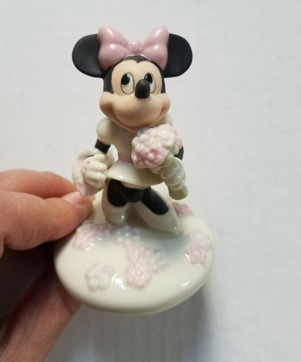 DISNEY - BLOOMS FOR MINNIE FIGURINE