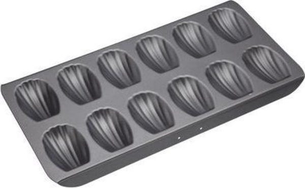 TWELVE HOLE MADELEINE PAN 40X20