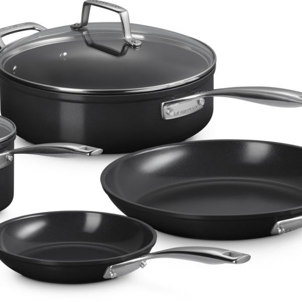 LE CREUSET - 4-delige set, 2 Koekenpannen, Steelpan en Sauteuse LE CREUSET - 4-delige set, 2 Koekenpannen, Steelpan en Sauteuse