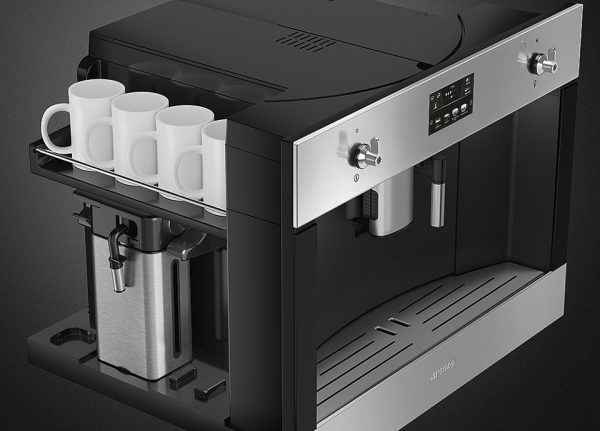 SMEG AUTOMATISCHE KOFFIEMACHINE CMS4303X